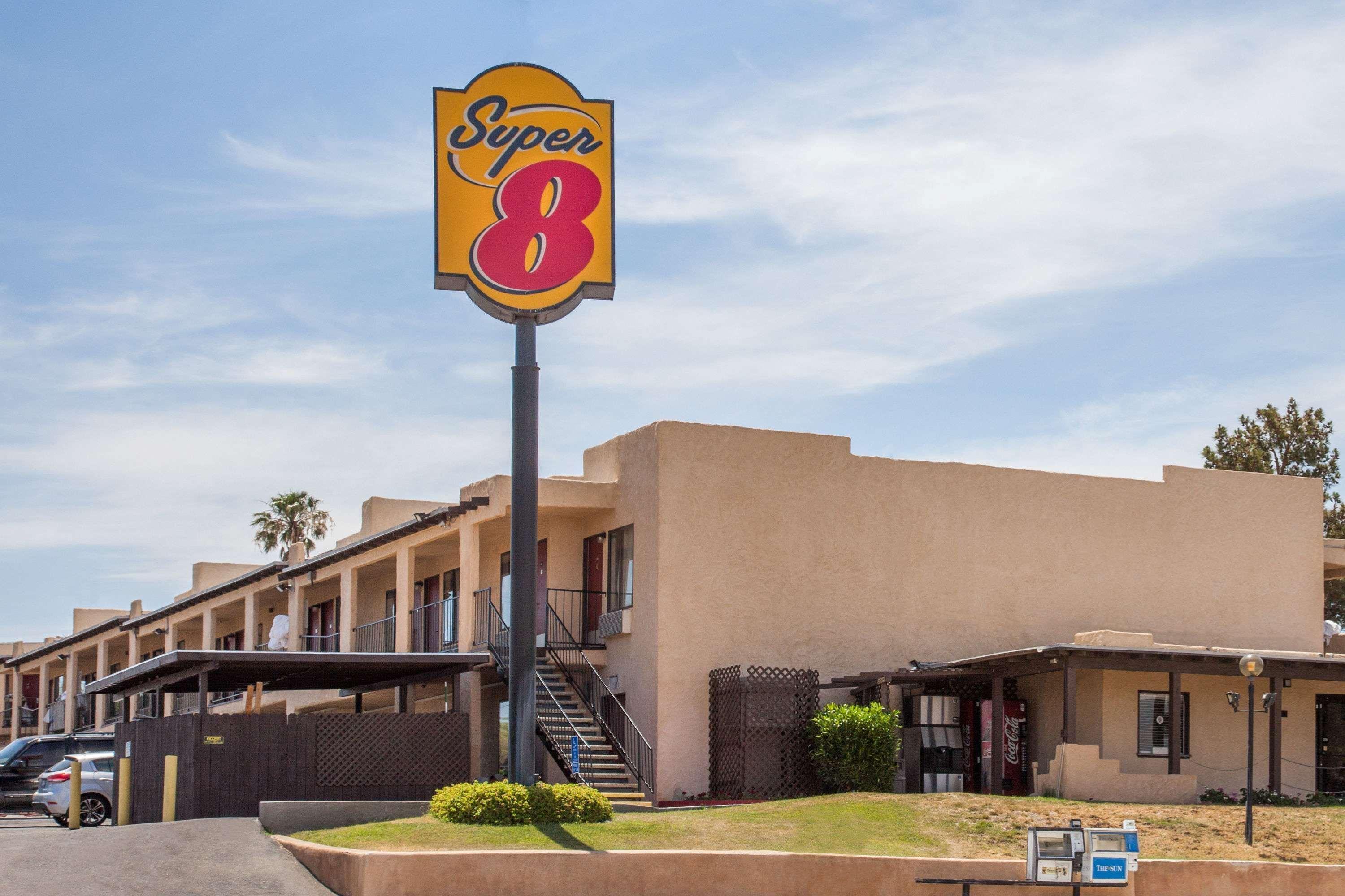 Super 8 By Wyndham Barstow Hotel Exterior photo